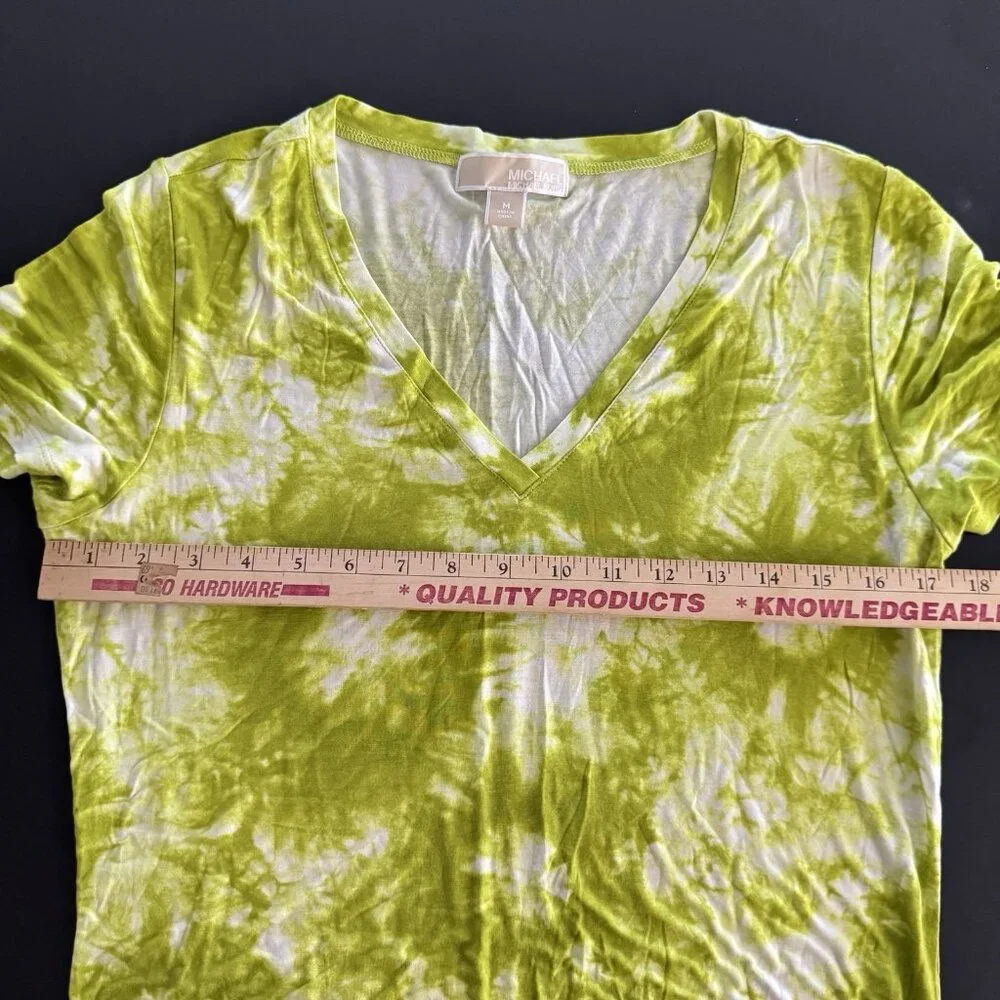 Michael Kors Green Tie Dye T-Shirt V-Neck‎ Soft Stretch Flowy Lightweight SS Tee